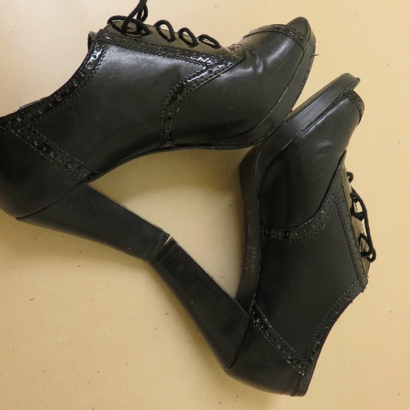 FIONI Shoes - FIONI BLACK LACE UP OPEN TOE WEDGE HEELS * SZ 8.5